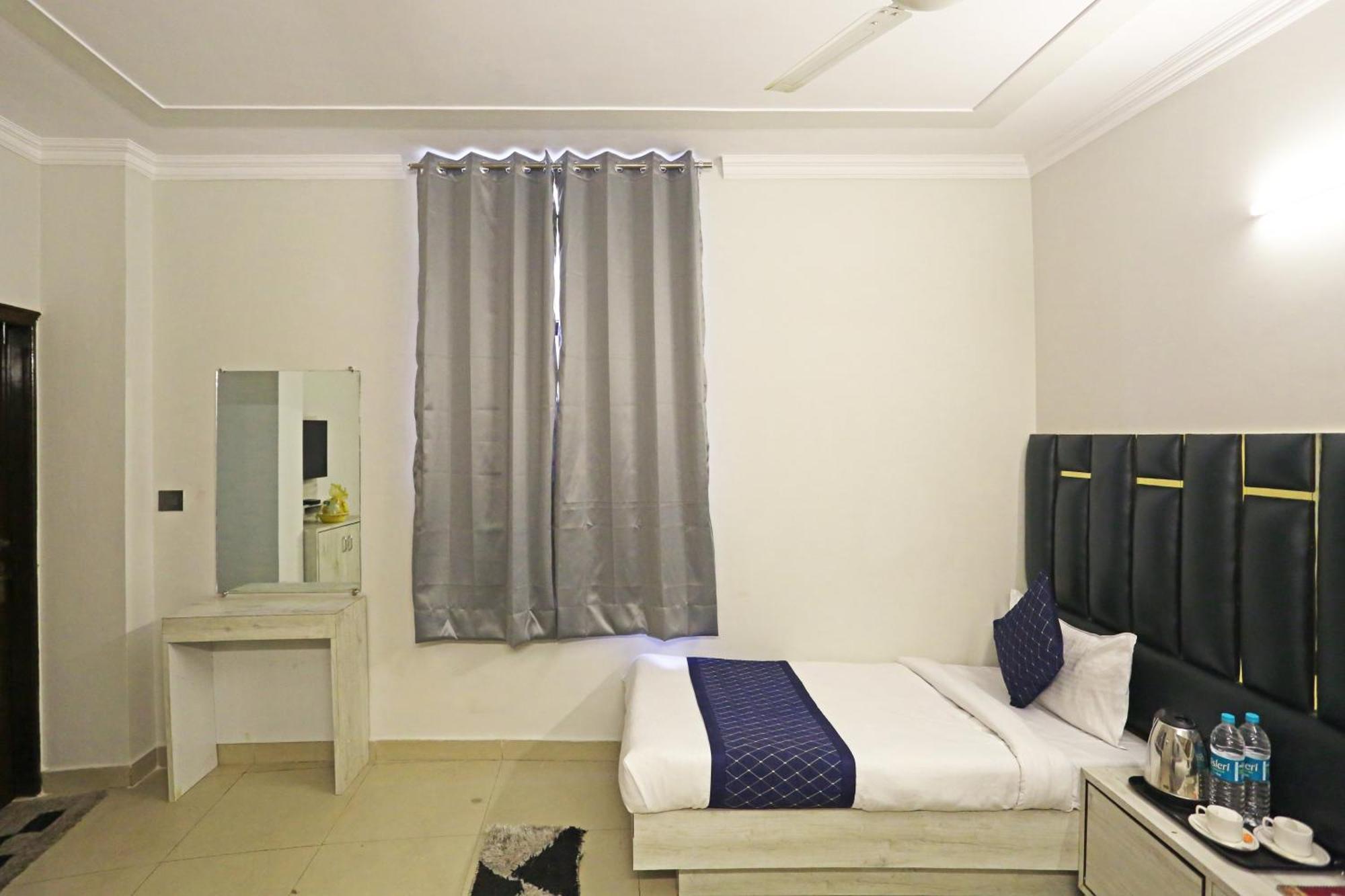 Hotel Ratandeep At Paharganj Nowe Delhi Zewnętrze zdjęcie